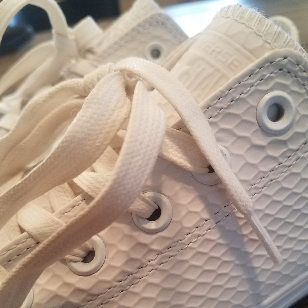 Converse - Picture 4 of 4